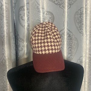 Rag and bone Marilyn baseball cap burgundy  and cream in color nwt